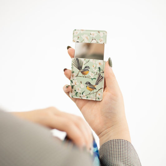 Pocket Mirror Chatty Fantails