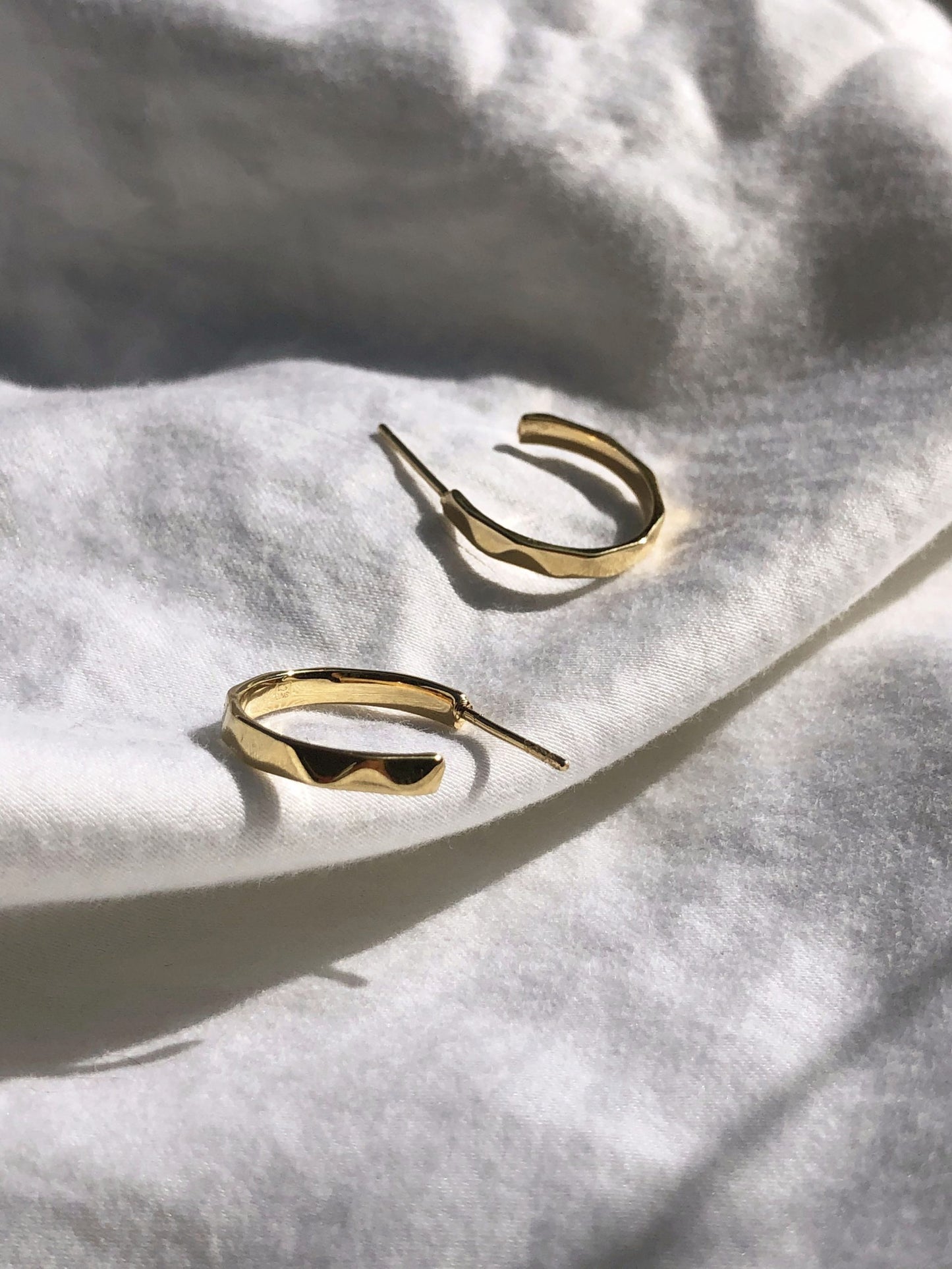 Some 18K Gold Earrings Faceted Hoop - Belle